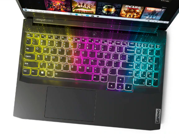 Laptop Lenovo IdeaPad Gaming 3 Gen 6 (15” AMD), vista superior mostrando o teclado com retroiluminação multicolorida