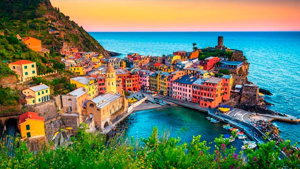 Monitor Dell IPS com 99% sRGB e cores vivas