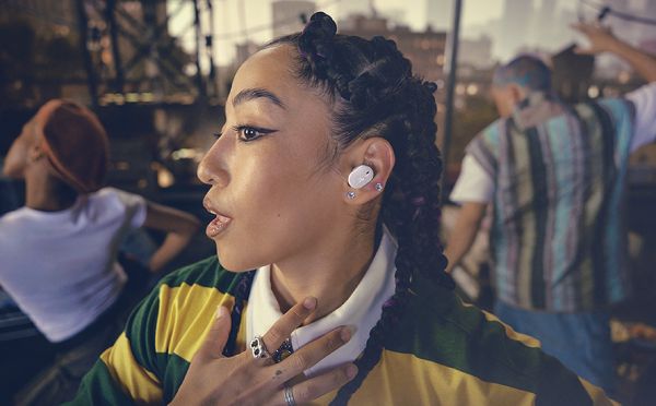 Som JBL Pure Bass com Som Espacial