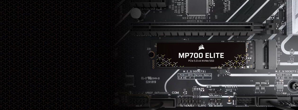 SSD Corsair MP700 Elite 1TB detalhe do rótulo com logotipo amarelo Corsair