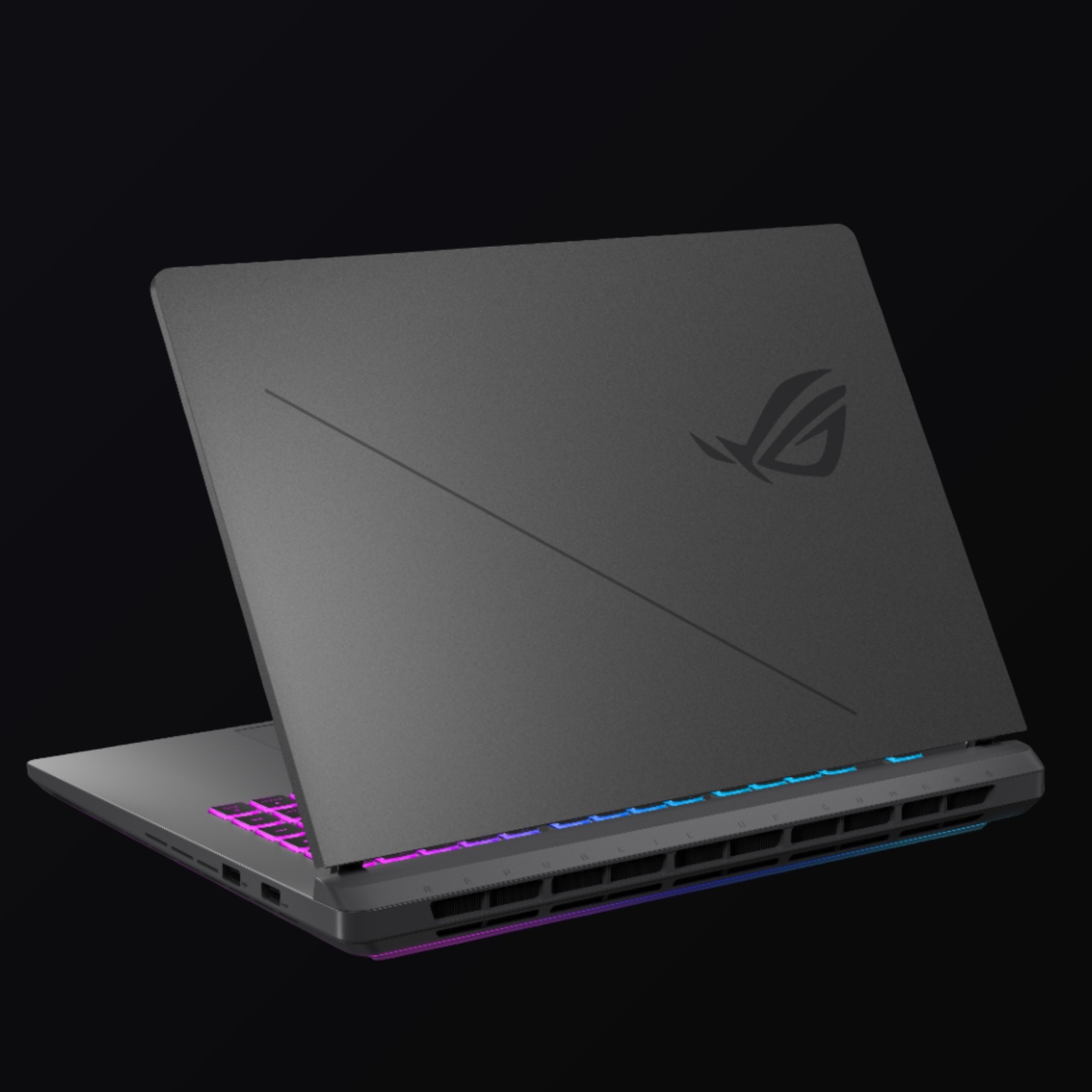 ROG Strix G615 ângulo lateral
