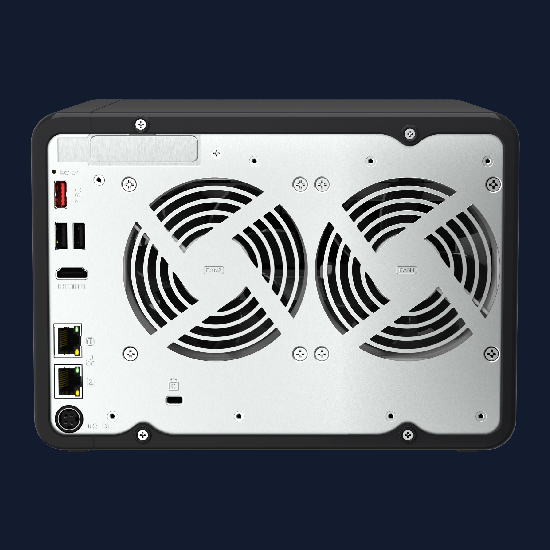 Painel traseiro do NAS QNAP TS-664-8G com duas ventoinhas de 90mm portas 2.5GbE USB HDMI e alimentacao