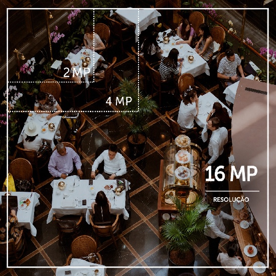 Gravador Intelbras INVD 3032 preto mostrando porta Ethernet Gigabit e conectividade de rede para acesso remoto via Intelbras Cloud e app iSIC