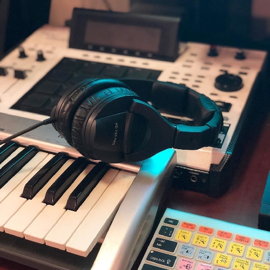 Adaptador 3,5mm para 6,3mm incluso com o Sennheiser HD 280 PRO para conexão em equipamentos profissionais